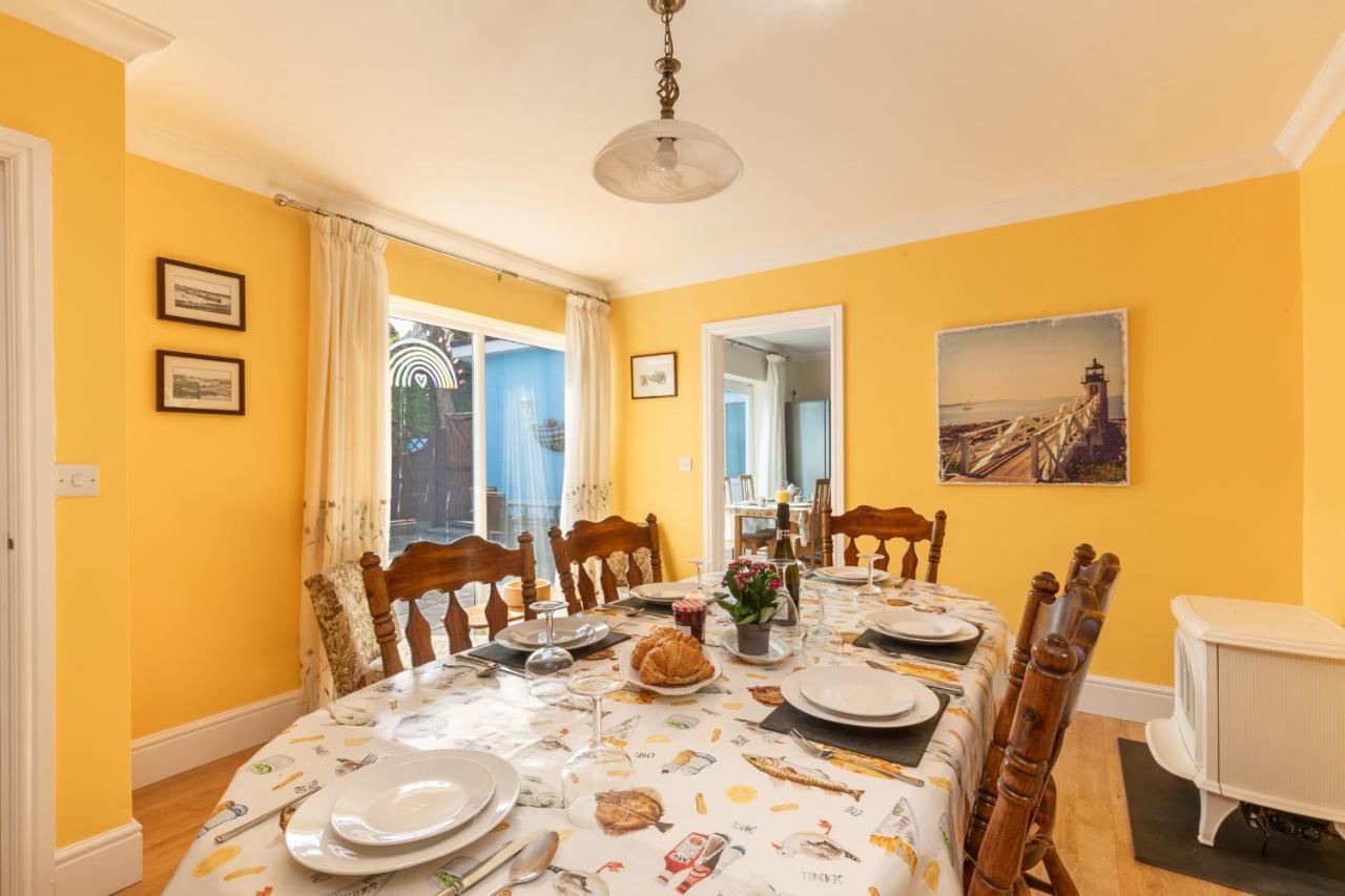 Sunningdale - Beach Side Cottage, Sea Views, Parking Saundersfoot Buitenkant foto