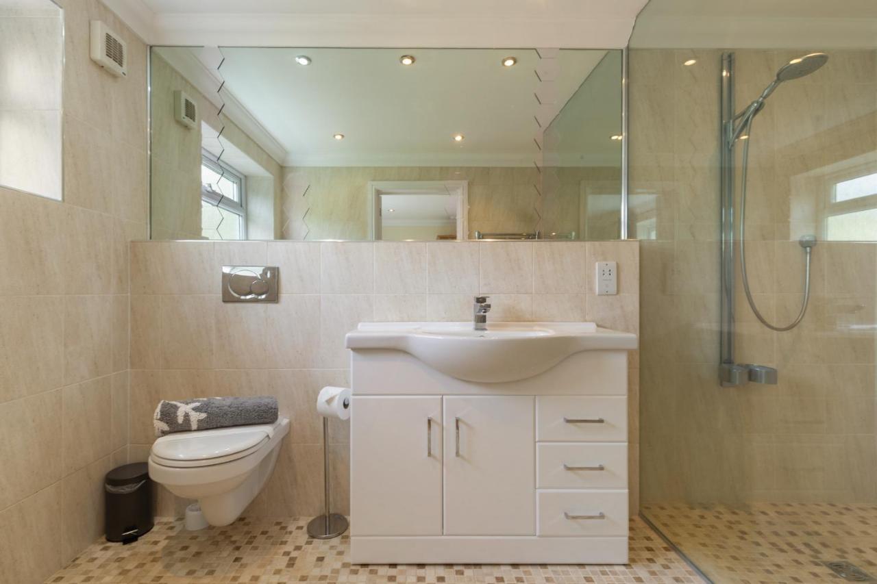 Sunningdale - Beach Side Cottage, Sea Views, Parking Saundersfoot Buitenkant foto